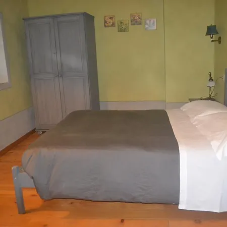 Farm stay Agriturismo Montemezzano Pratovecchio